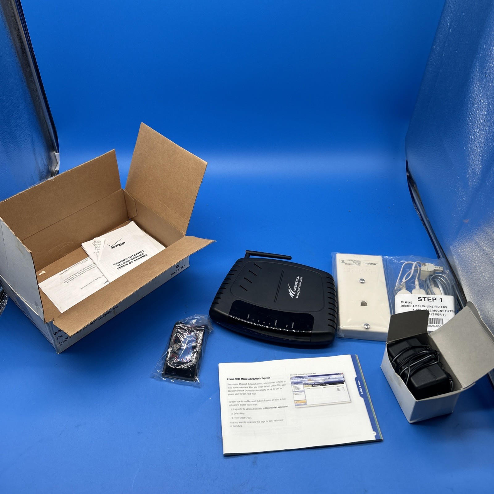 Westell Versalink Model 327W Black DSL Modem w/Original Box