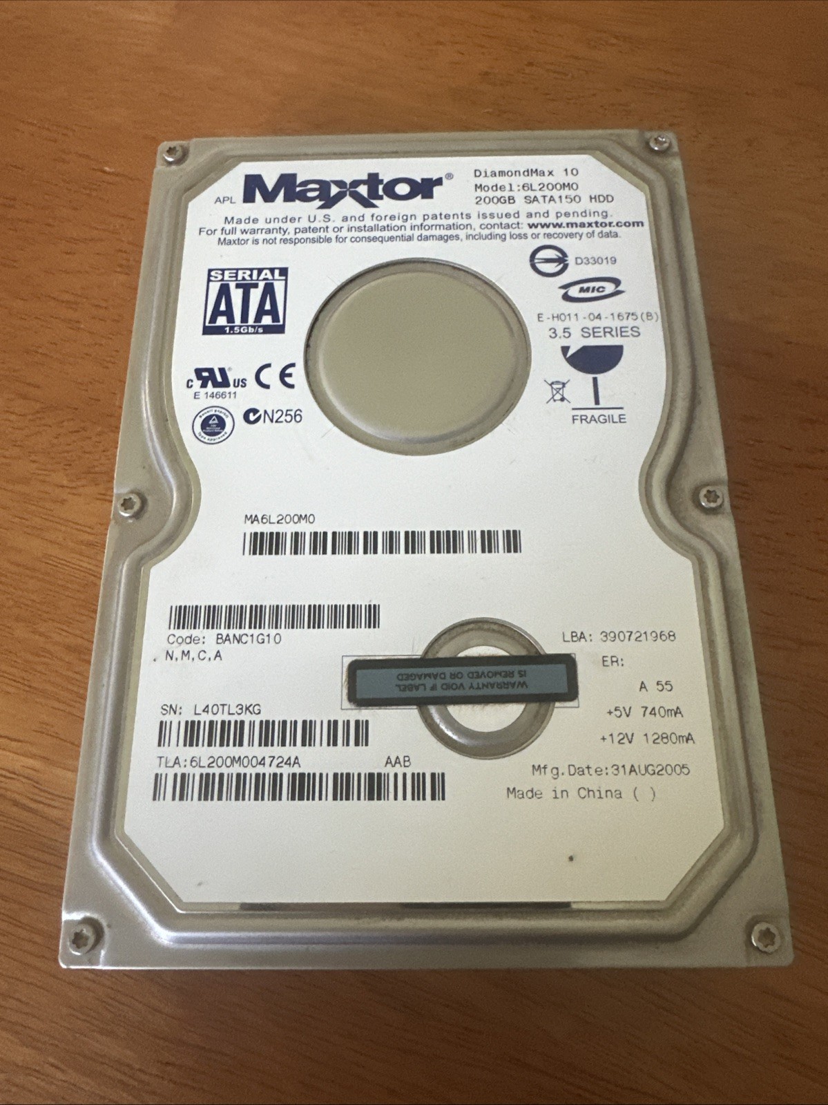 Maxtor DiamondMax 10 200GB SATA150 HDD 6L200M0 / BANC1G10 + Hitachi 1 - TB