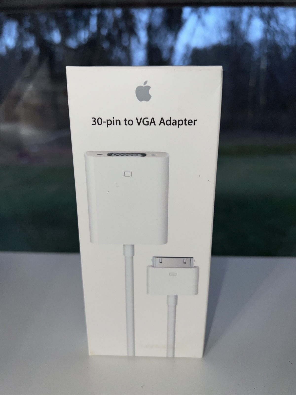 NIB Apple A1368 30-Pin to VGA Adapter MC552ZM/B iPhone iPad iPod