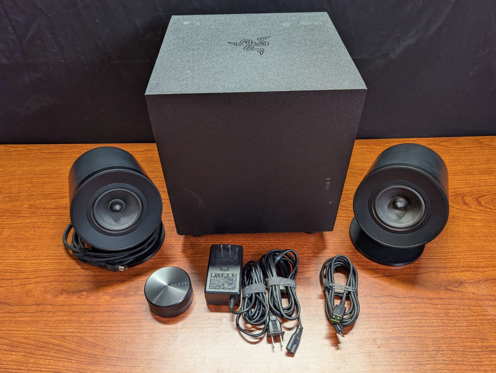 Razer Nommo V2 Pro 2.1 PC Gaming Speakers Wireless Subwoofer & Control Pod