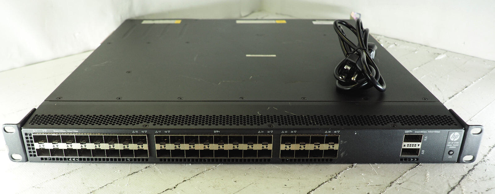 HPE JG896A FlexFabric 5700 40XG 2QSFP+ Ethernet Switch, 2 x PSU 315 W and Fans