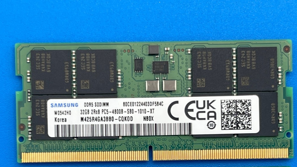 32GB 2Rx8 DDR-5 4800B MHz SO-DIMM Samsung M425R4GA3BB0-CQKOD