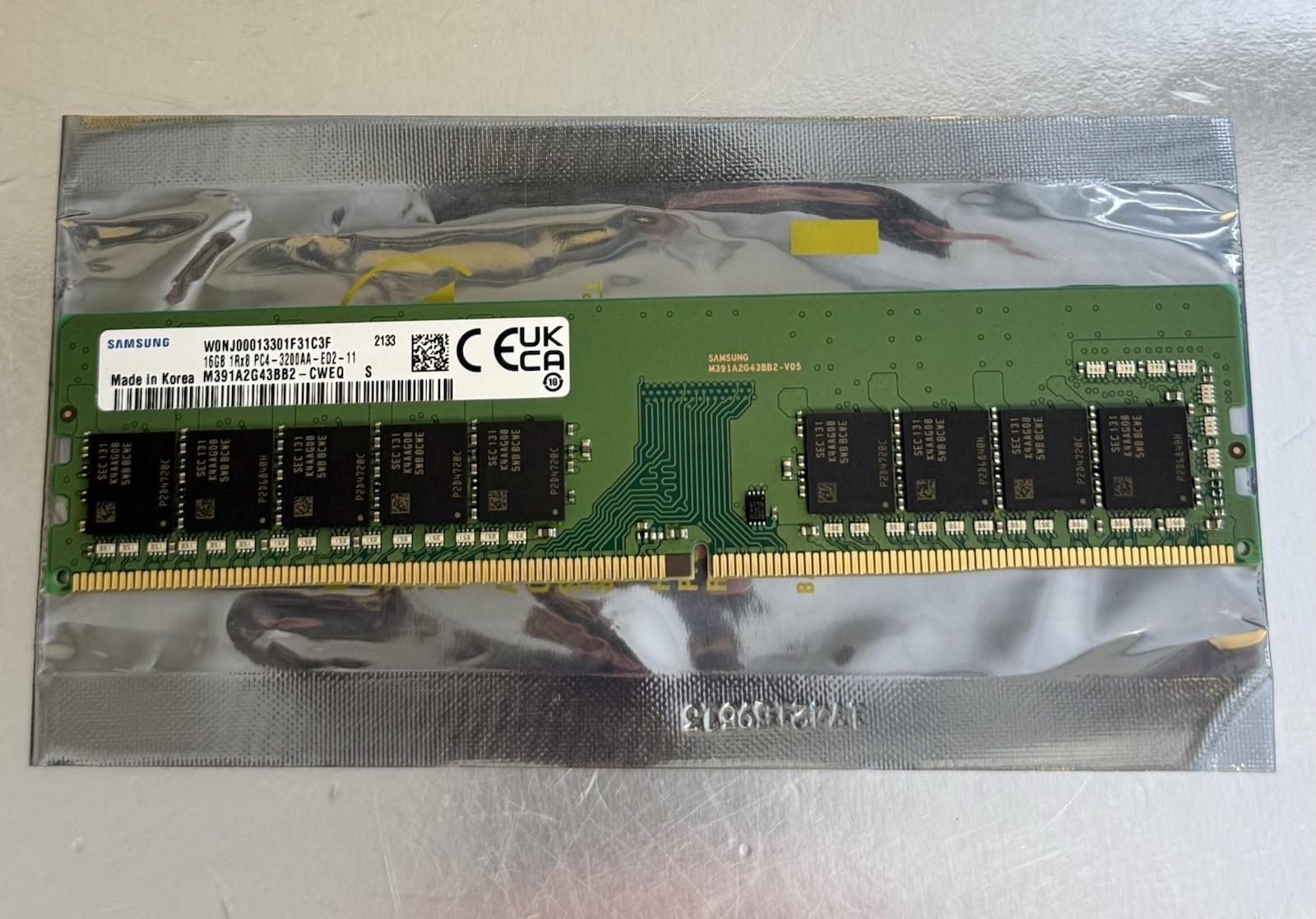 Samsung M391A2G43BB2-CWE 16GB 1Rx8 PC4-3200AA DDR4 ECC Server Memory UDIMM