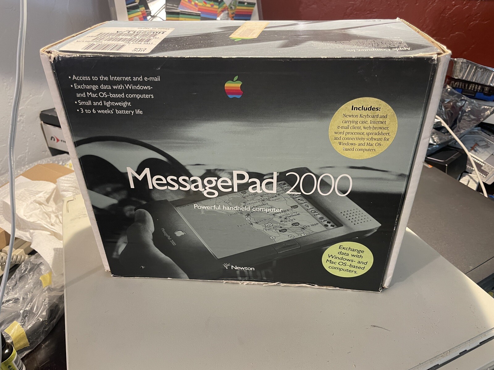 Newton 2000 Upgraded To 2100 in box with boxed keyboard Mac & PC Serial Cords