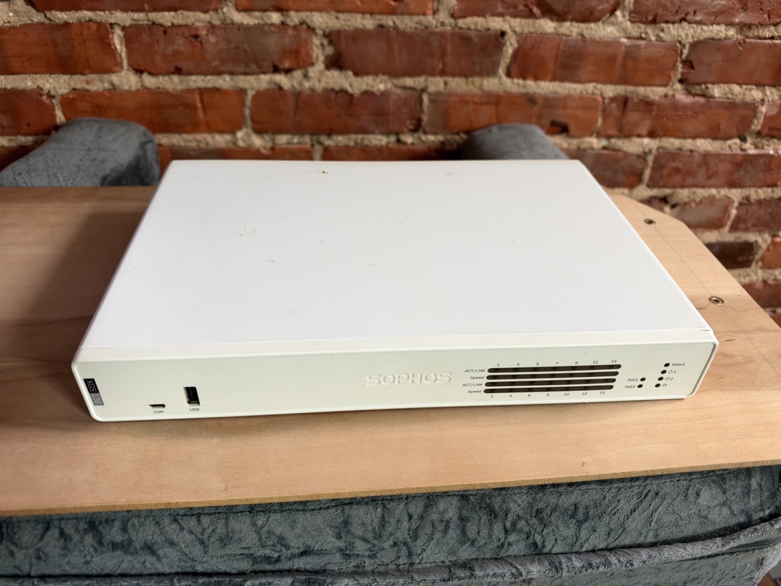 SOPHOS XGS 136 Firewall 12 Port 1G/2.5G - NO AC ADAPTER - NO HARD DRIVE