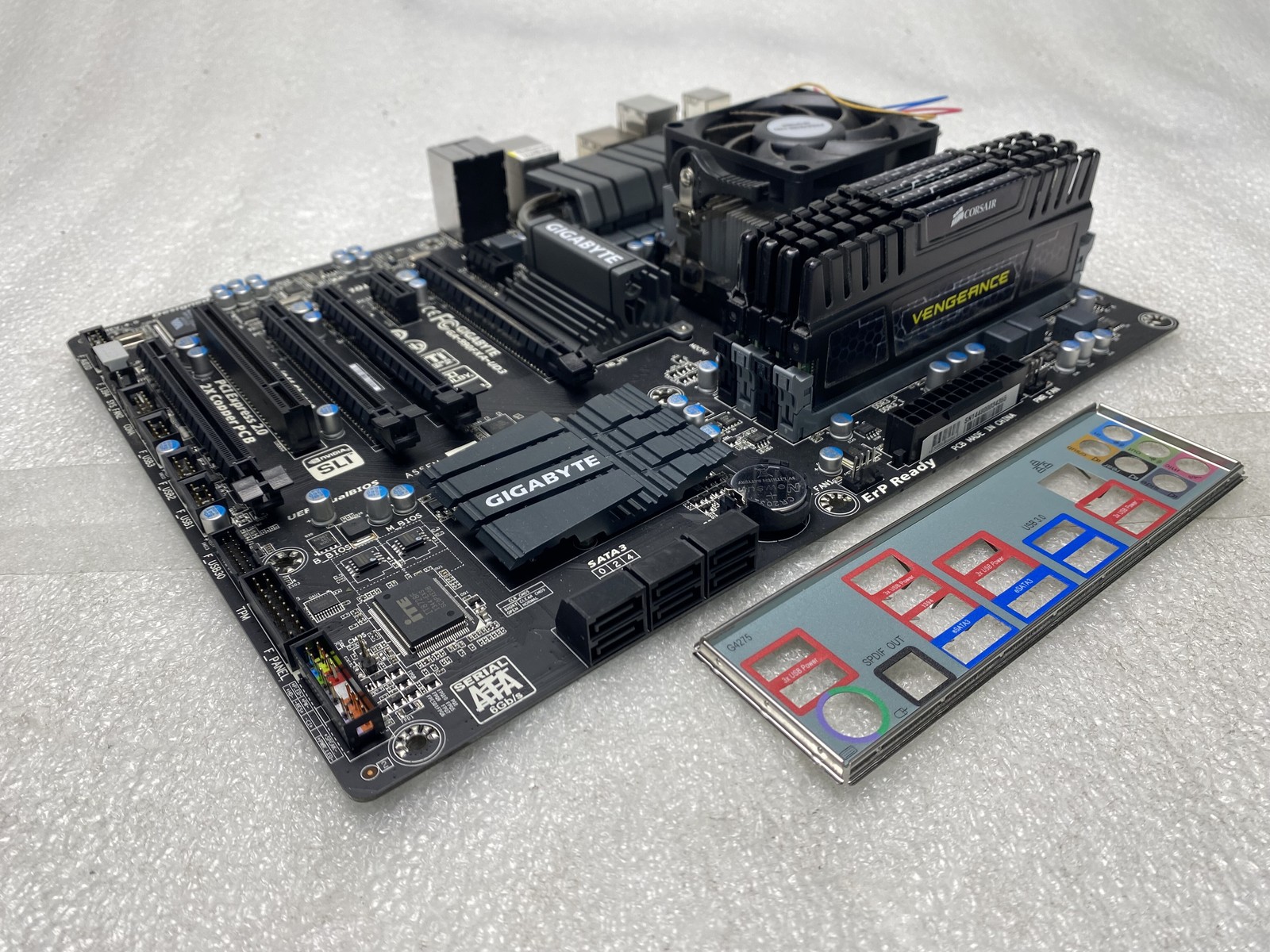 Gigabyte GA-990FXA-UD3 AMD FX-8320E 3.2GHz 32GB DDR3 CORSAIR VENGEANCE RAM