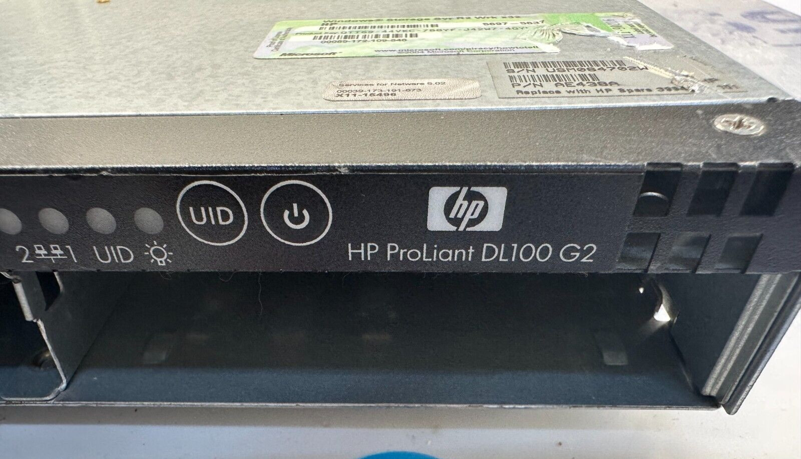 HP ProLiant DL100 G2 Server