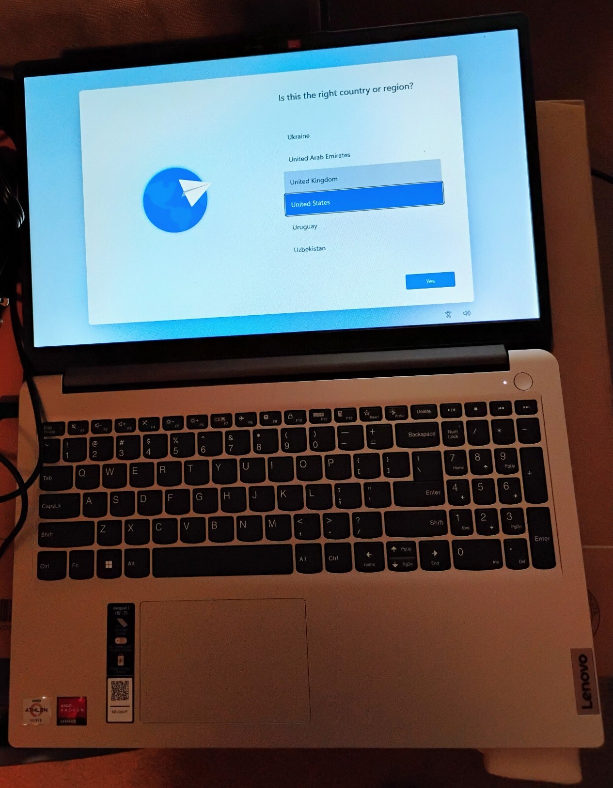 LENOVO laptop used just a couple of times; 128GB