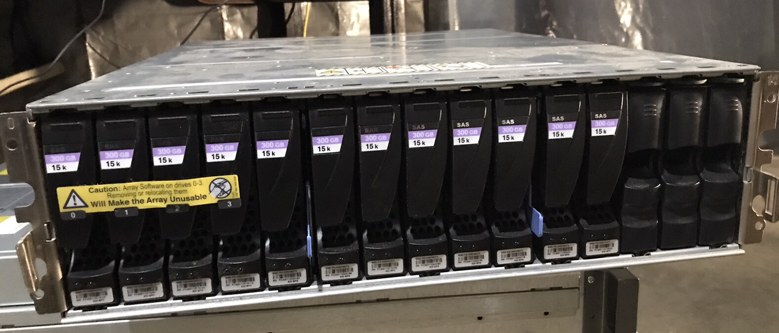 EMC STPE15 Storage Array chassis only 100-562-503 gxxwh