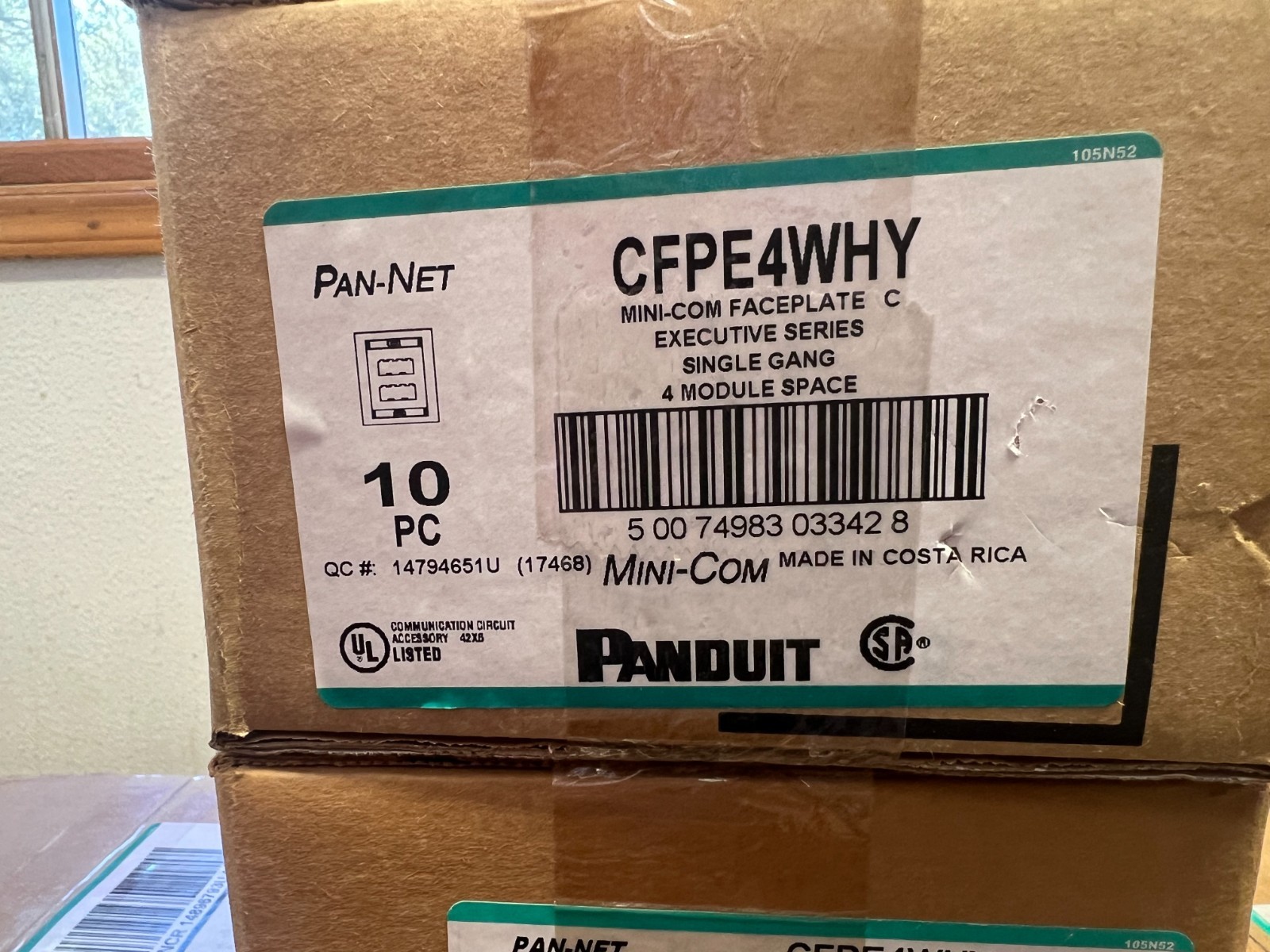 New Panduit CFPE4WHY Mini-Com 4-Port Single Gang Faceplates Box of 10