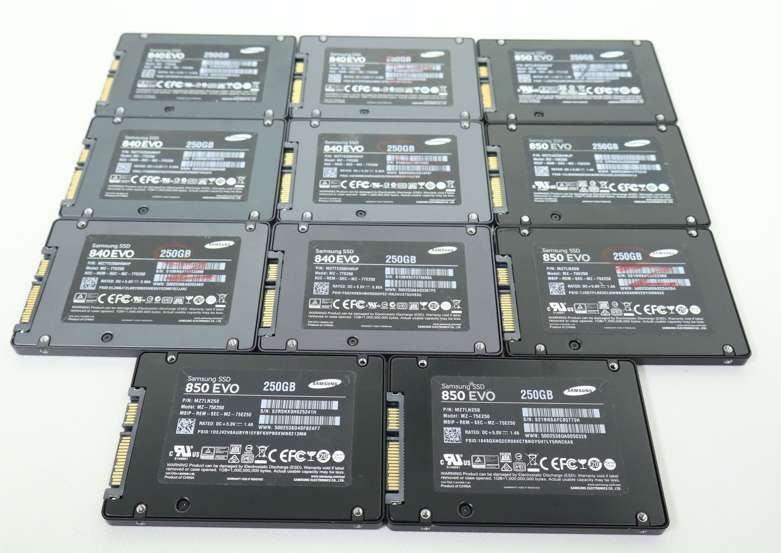 Lot of 11 Mixed Samsung 250GB 2.5" SATA SSD 840 850 EVO