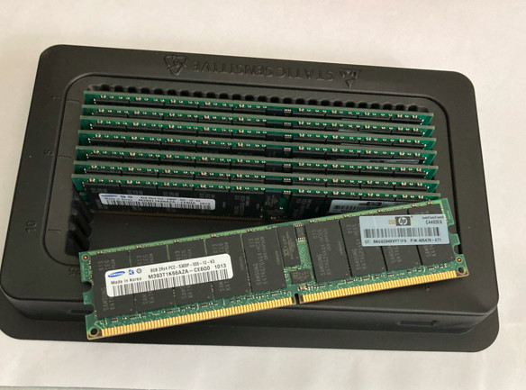 32GB [Lot of 4]  8GB SAMSUNG 2Rx4 PC2-5300P DDR2 ECC RDIMM  HP p/n: 405476-071