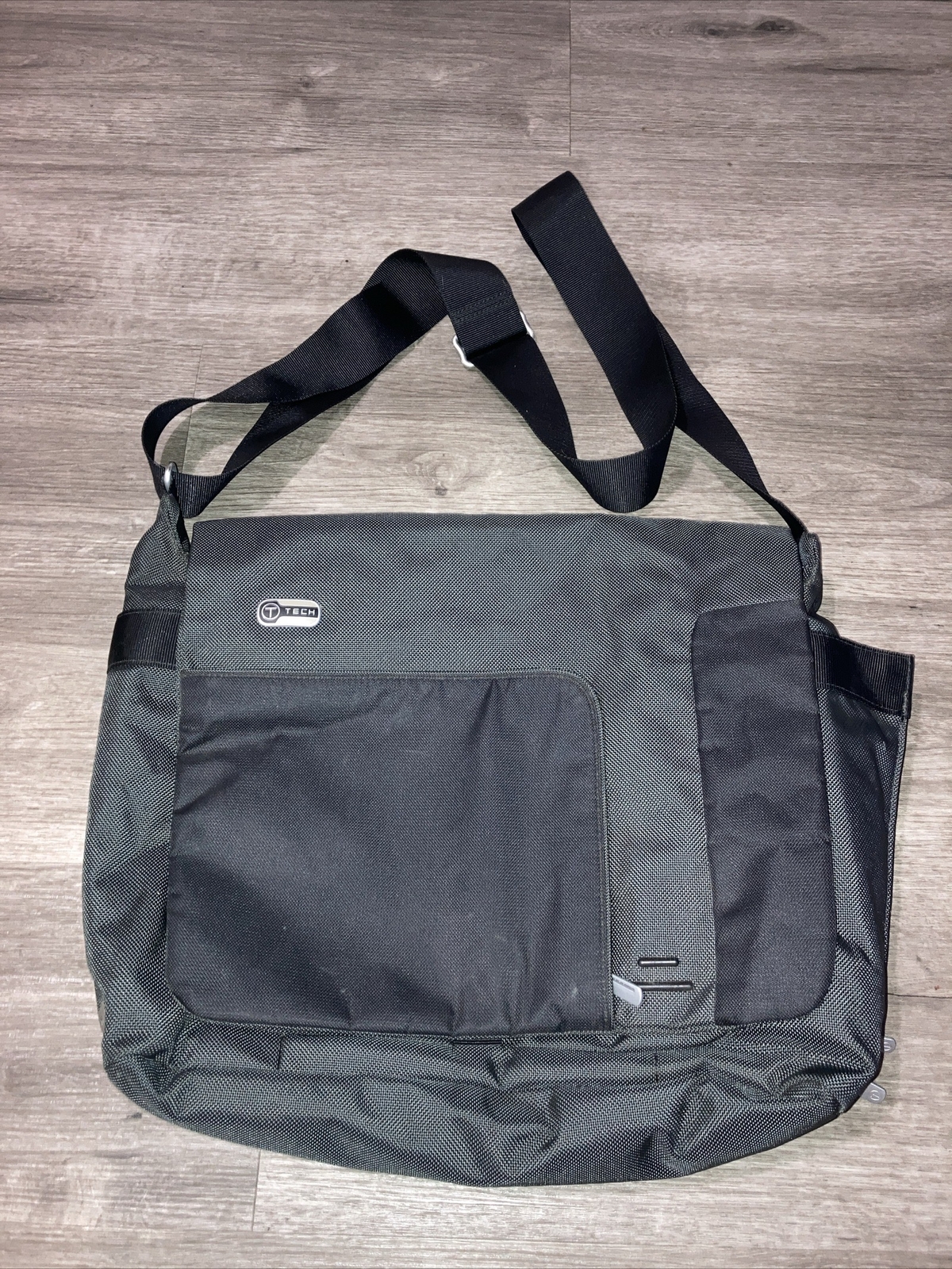 T-Tech By Tumi 57412 – GP Landmarks Laptop Messenger Shoulder Bag