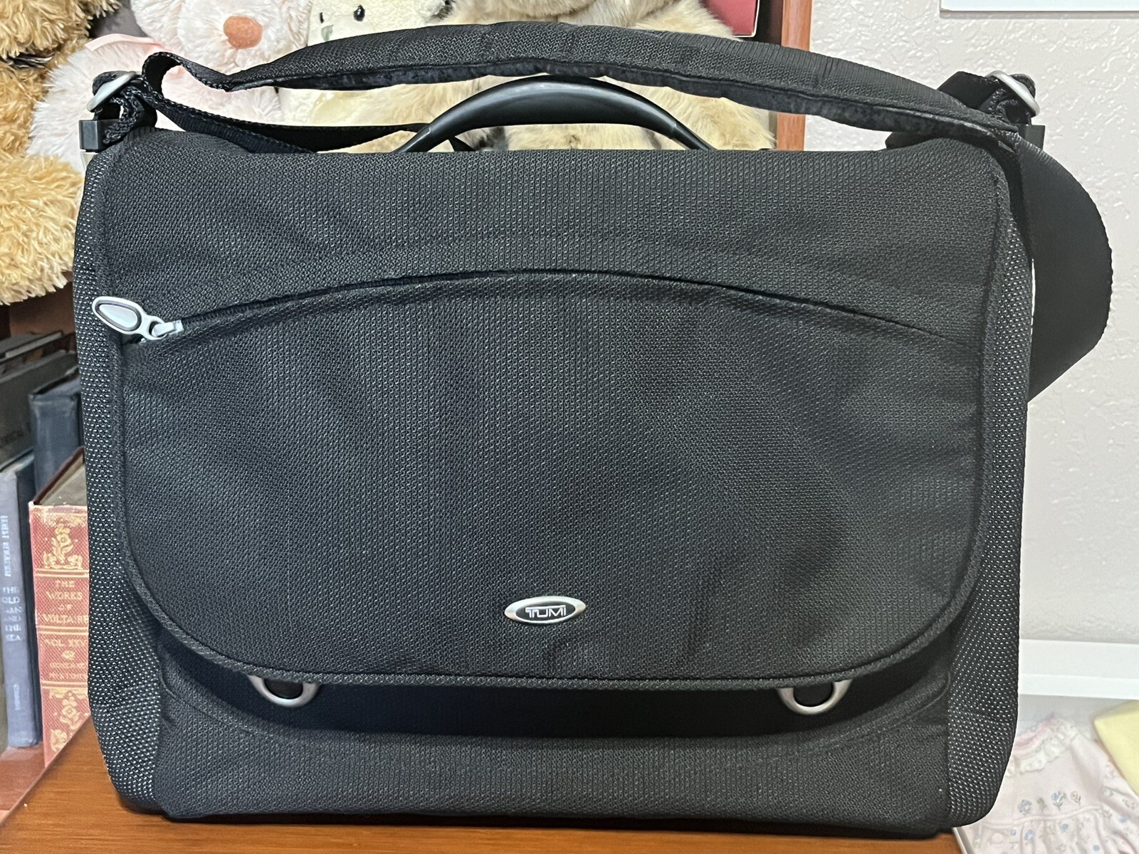 TUMI T3 Black 6401STE Ballistic Nylon Business Travel Messenger Work Bag Case