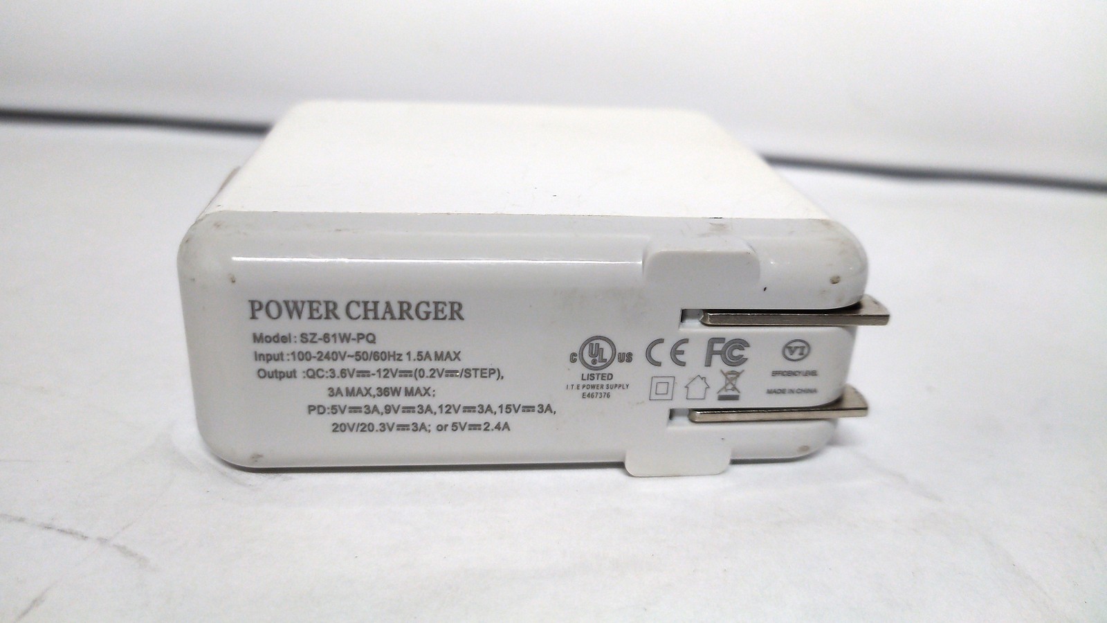 SZ-61W-PQ 61W USB-C Wall Charger for MacBook iPad Android PC (White) White