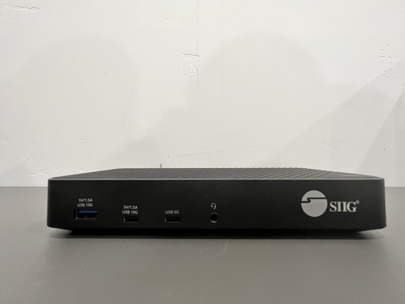 SIIG JU-DK0P11-S1 Triple Hybrid 4K HDMI Thunderbolt DP Docking Station Black