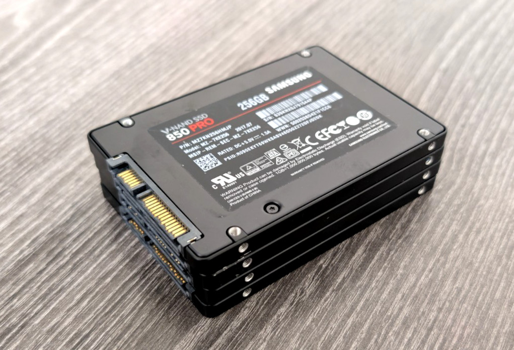 LOT of 4 Samsung V-Nand SSD 850 PRO 256GB 2.5" Solid State Drive MZ-7KE256