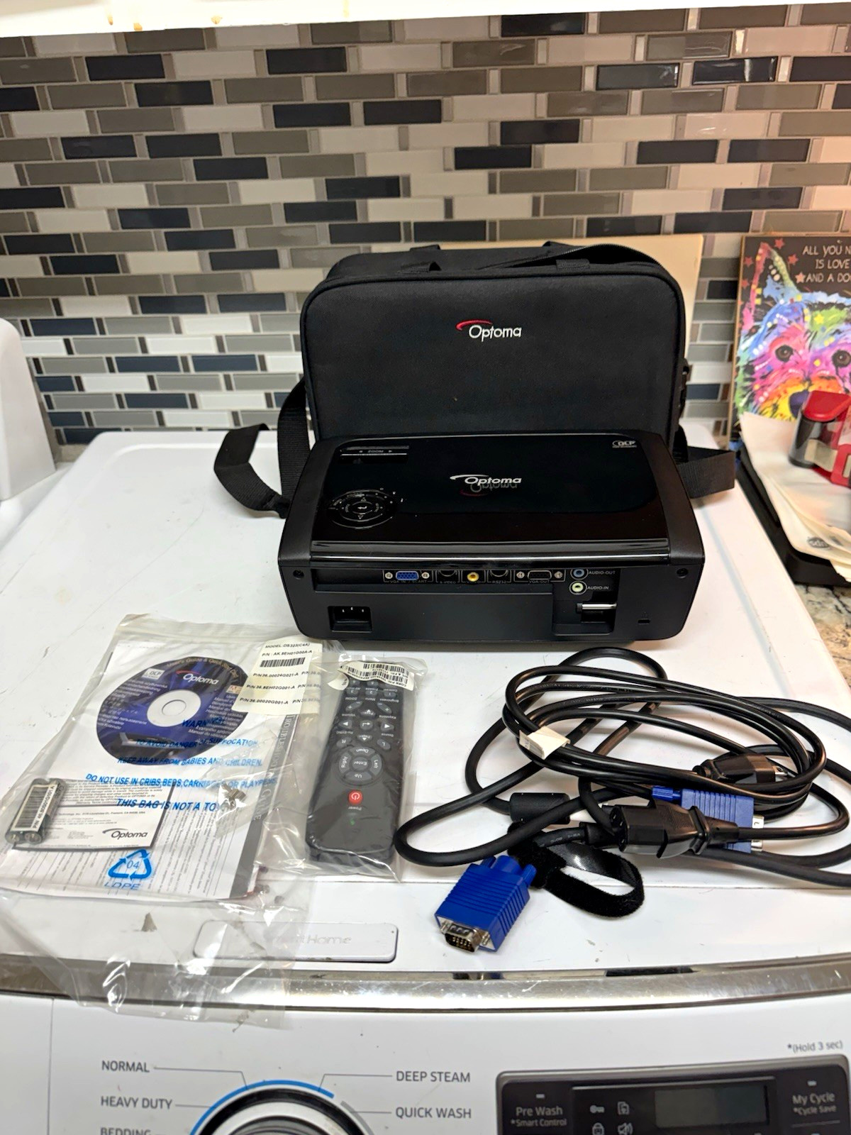 Optoma DS323 DLP Desktop Projector 2200 Lumens 800x600 w/ Remote Case