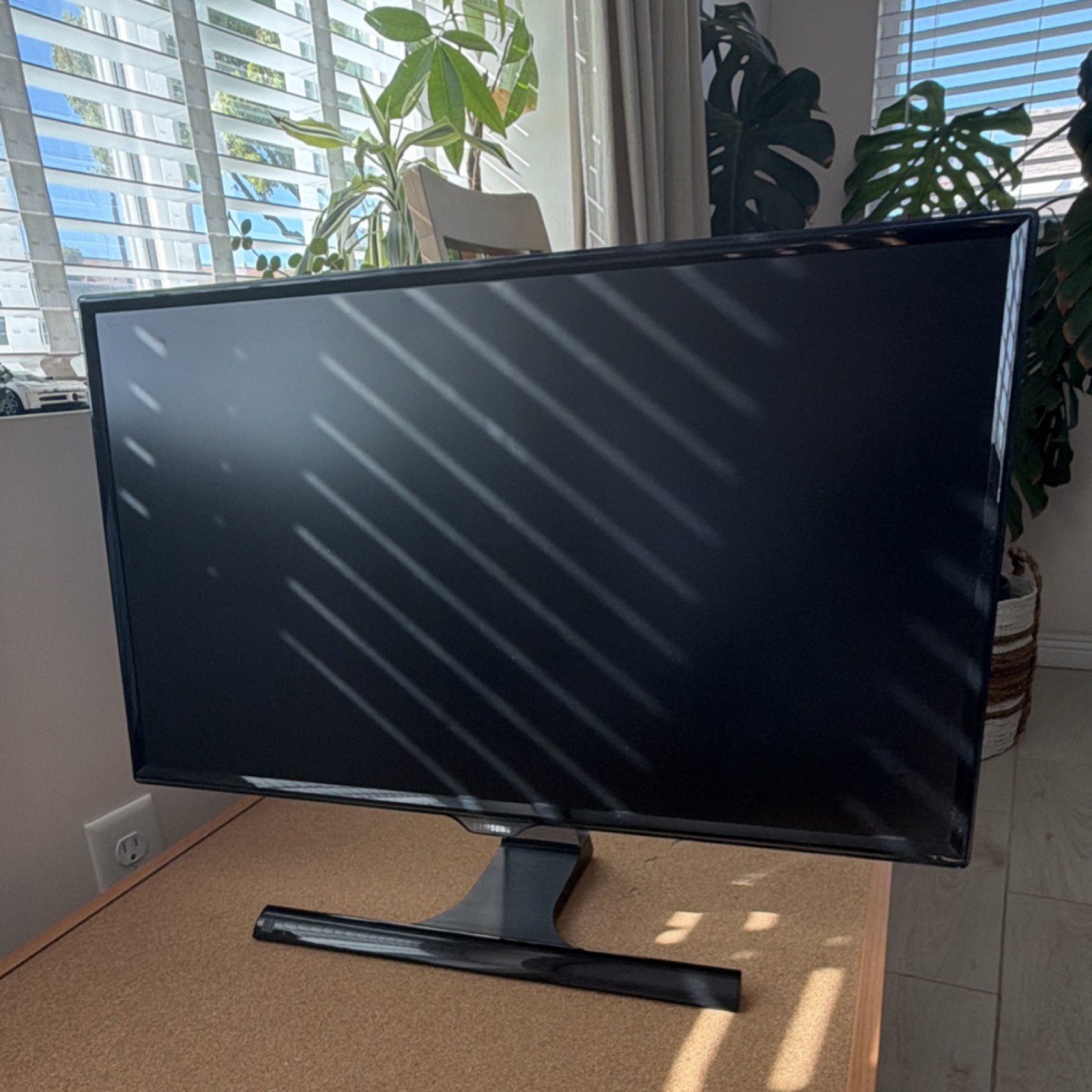 Samsung S27E390H 27" Monitor LS27E390HS/ZA HDMI VGA 16:9 Black Computer Display