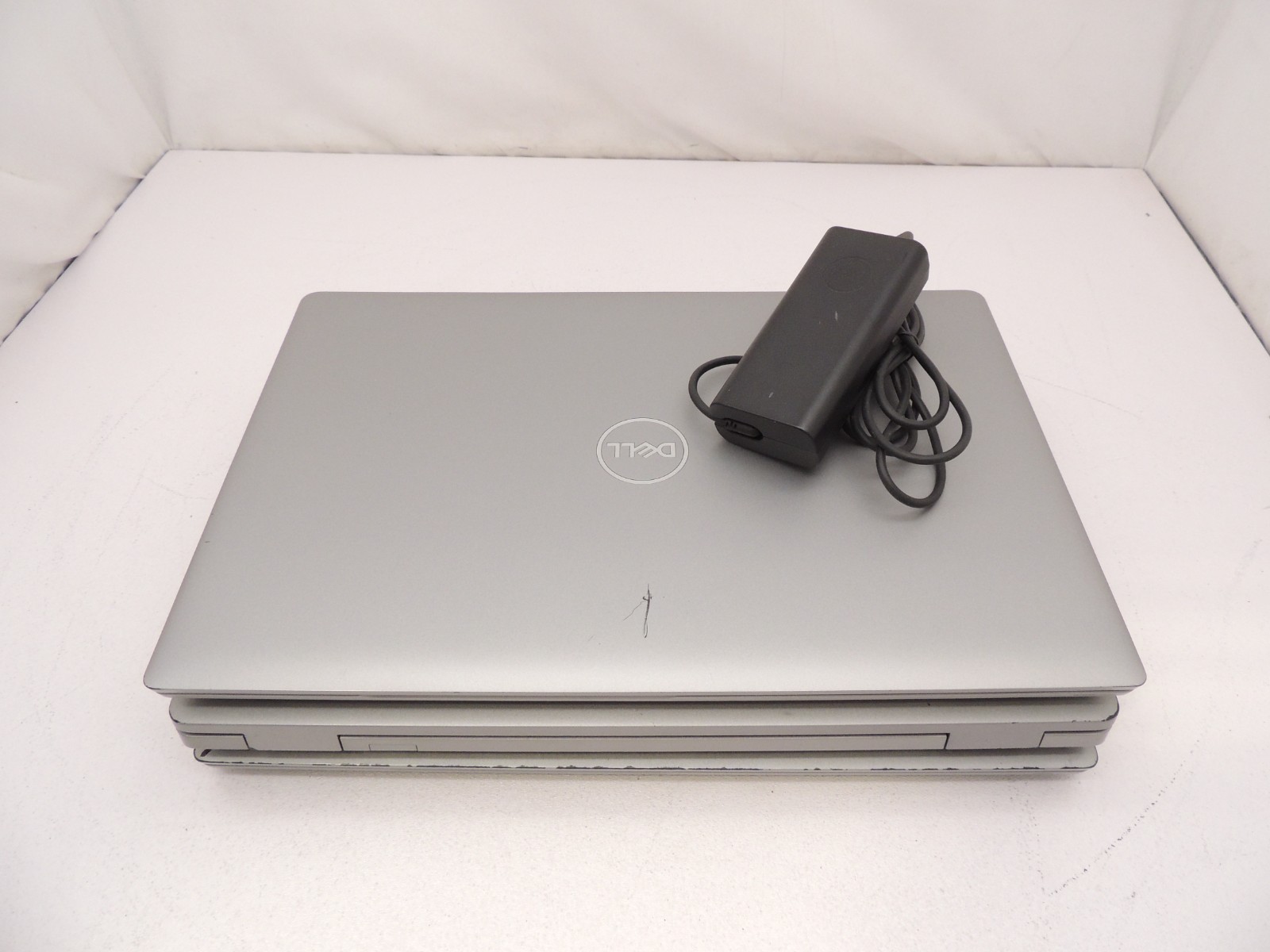Lot of 3 Dell Latitude 5530 15.6" Core i5 1235U 8GB NO SSD Laptop *Cosmetic