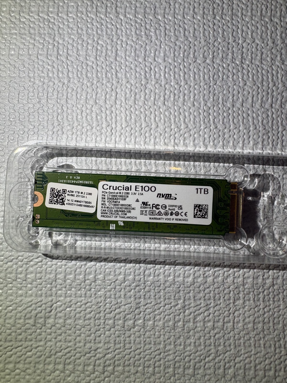 Crucial CT1000E100SSD8 E100 1TB PCIe 4.0 Gen4 NVMe M.2 2280 SSD  very low usage