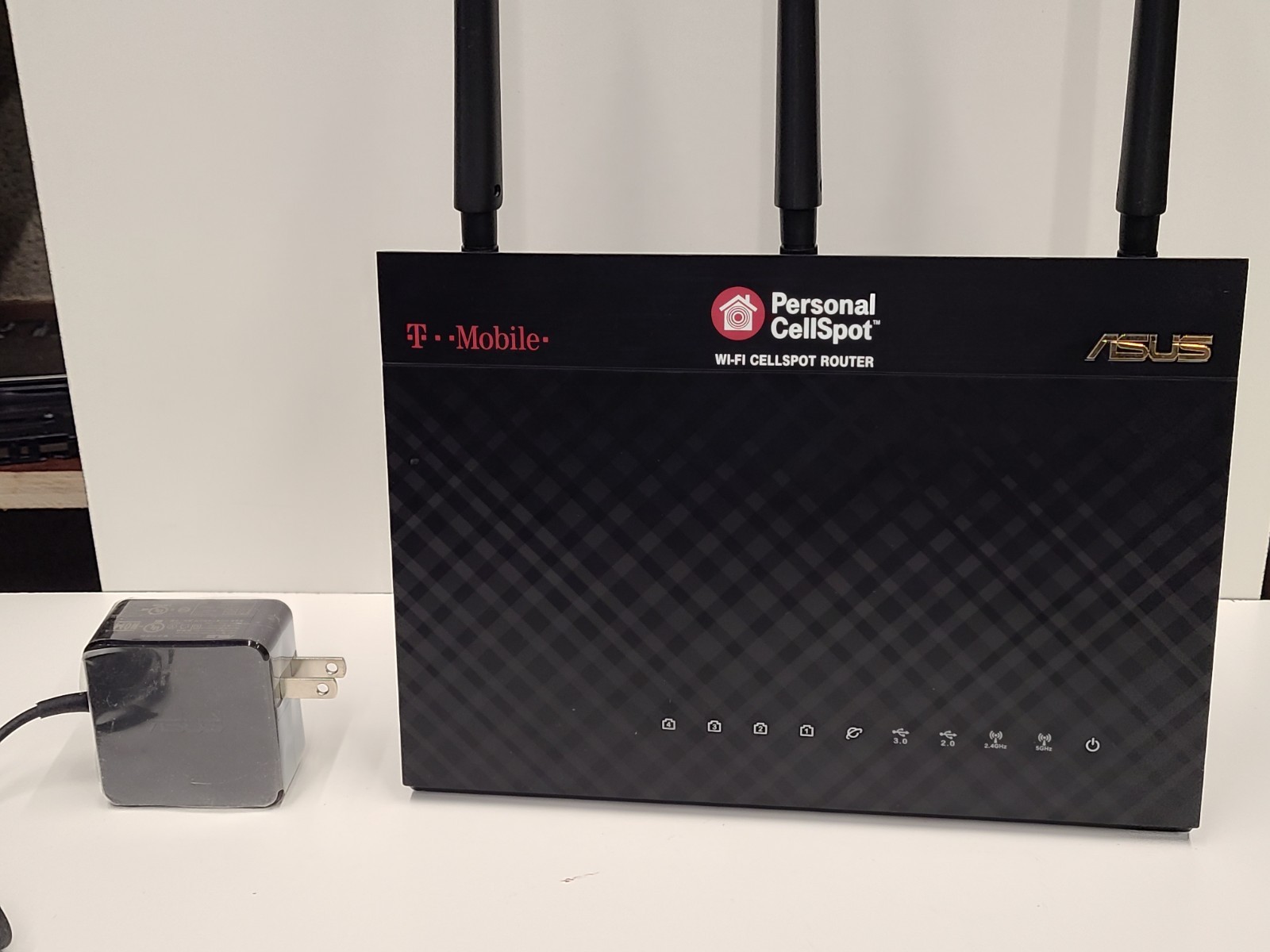 T-Mobile Asus Dual-Band Wireless Router No. TM-AC1900 with Adapter - Works Good