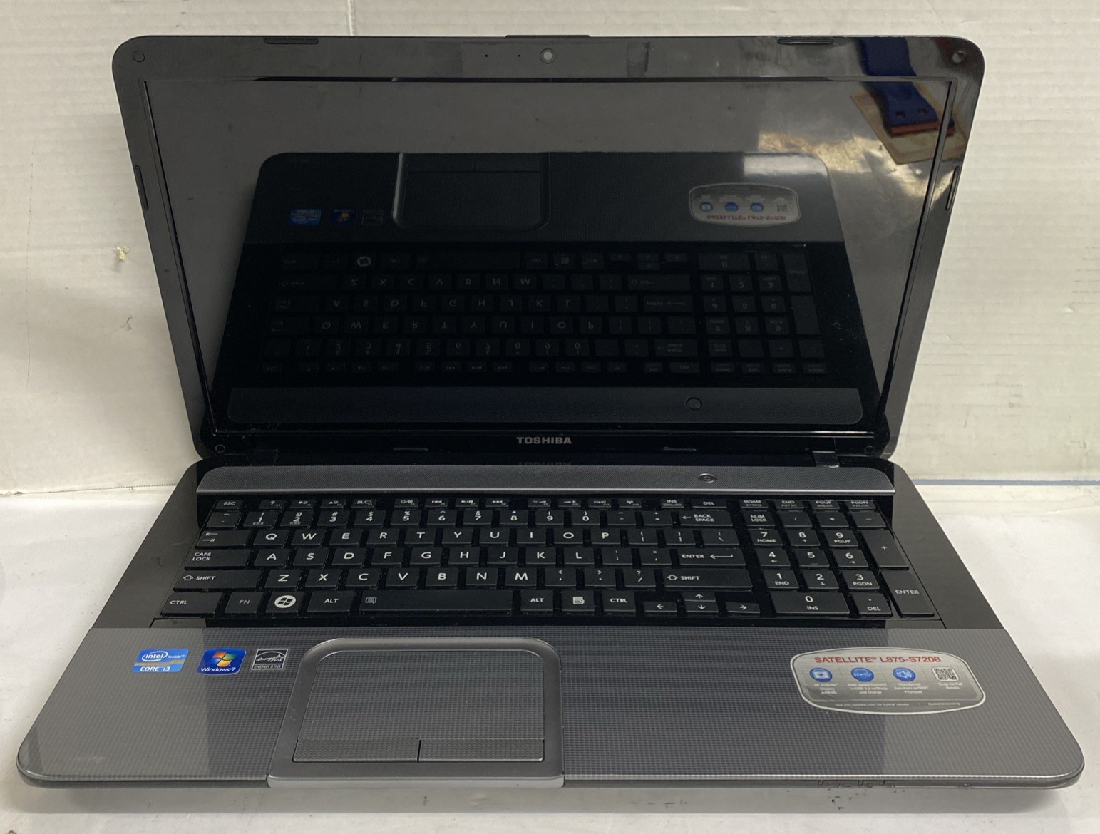TOSHIBA SATELLITE L875-S7208 17.3" 240GB SSD 8GB INTEL CORE  i3-2370M W10P READ