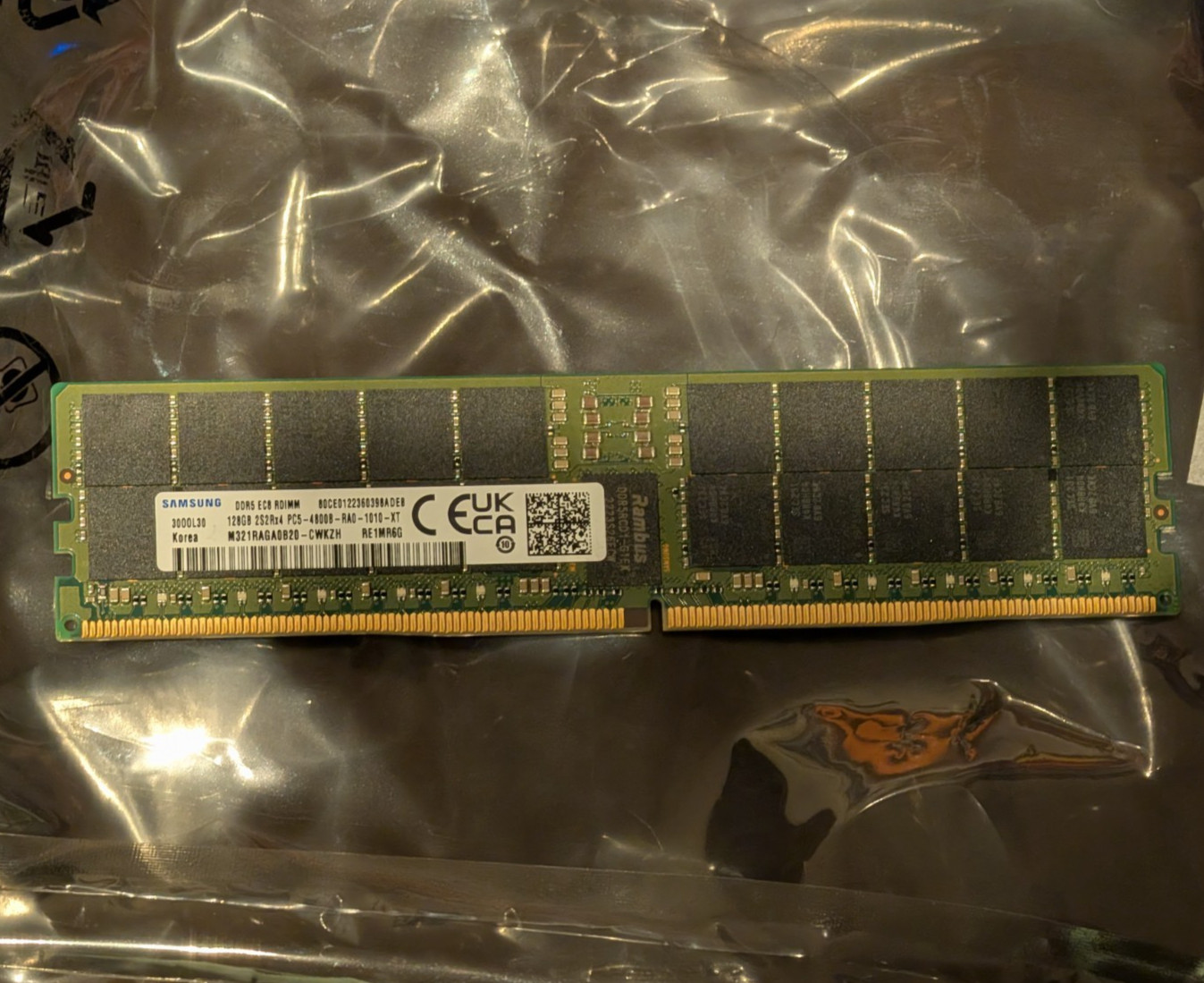 SAMSUNG 128GB 2S2Rx4 PC5-4800B DDR5 RDIMM SERVER MEMORY M321RAGA0B20-CWK