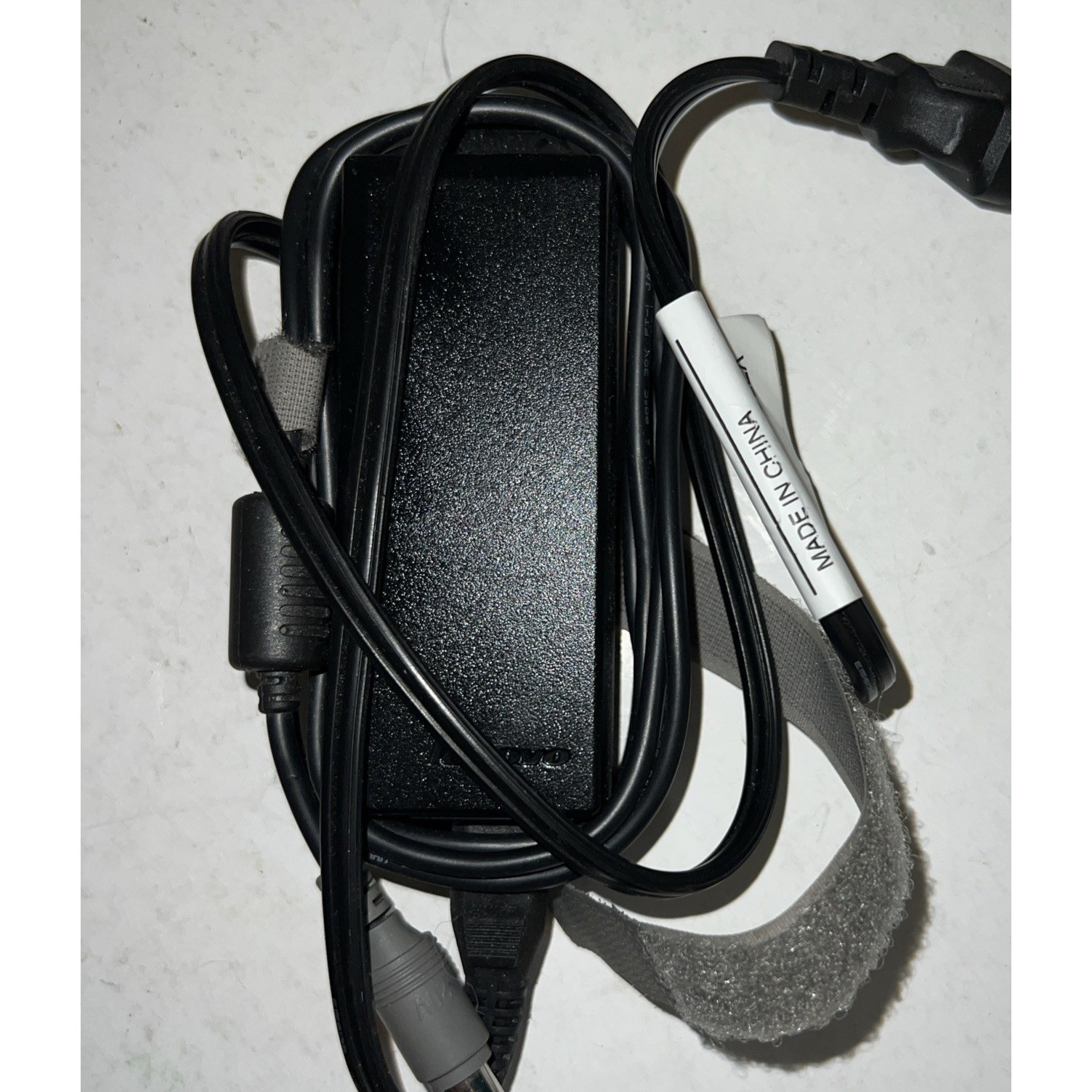 LENOVO 92P1156 20V 3.25A 65W Genuine OEM AC Power Adapter Charger_barrel tip