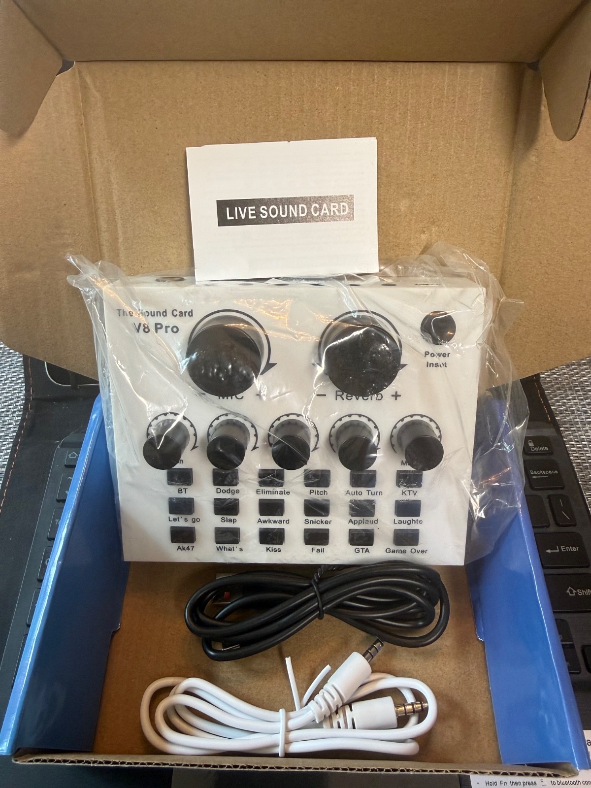 New in Box The External Live Sound Card V8 Pro Easy Storage Advanced Technology