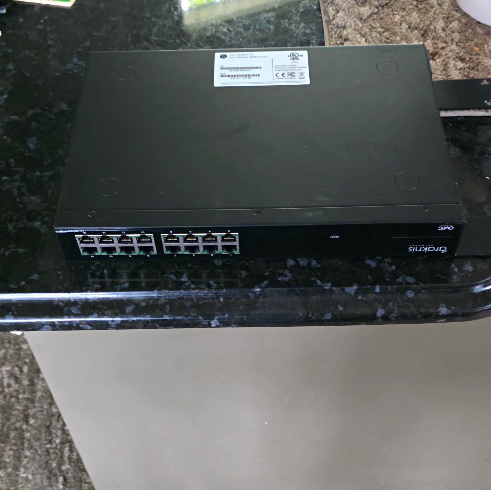 Araknis Networks AN-110-SW-F-16 OVRC 16-Port Gigabit L2 Managed Rackmount 1U