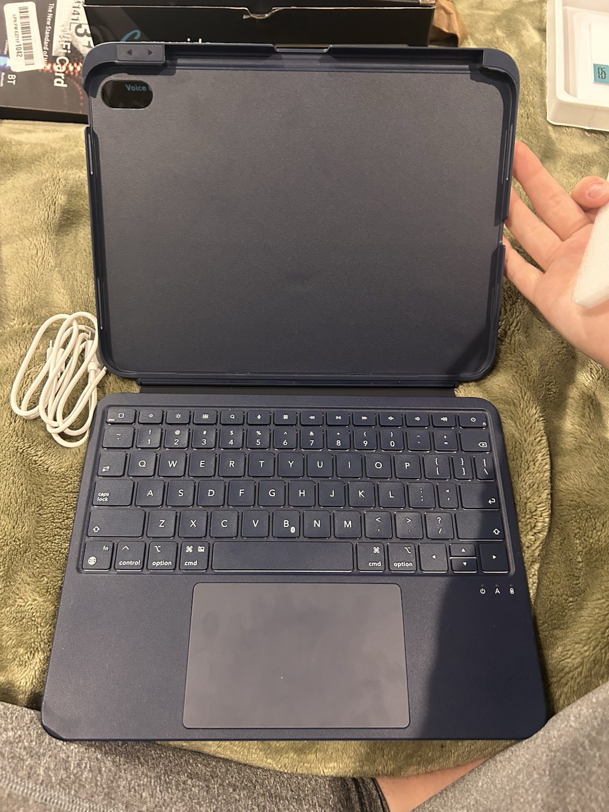 ESR Flex Keyboard Case iPad 11th Gen A16 10th Gen Trackpad Blue