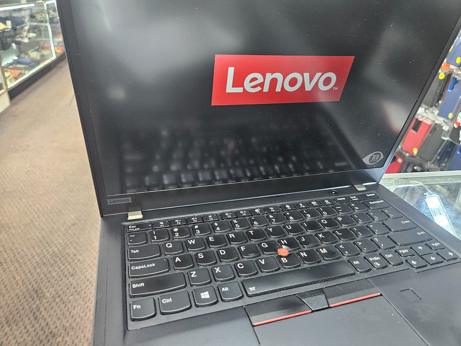 Lenovo Thinkpad X390 Laptop - Good Screen - Intel i5 Gen 8 - RAM 8GB - read desc