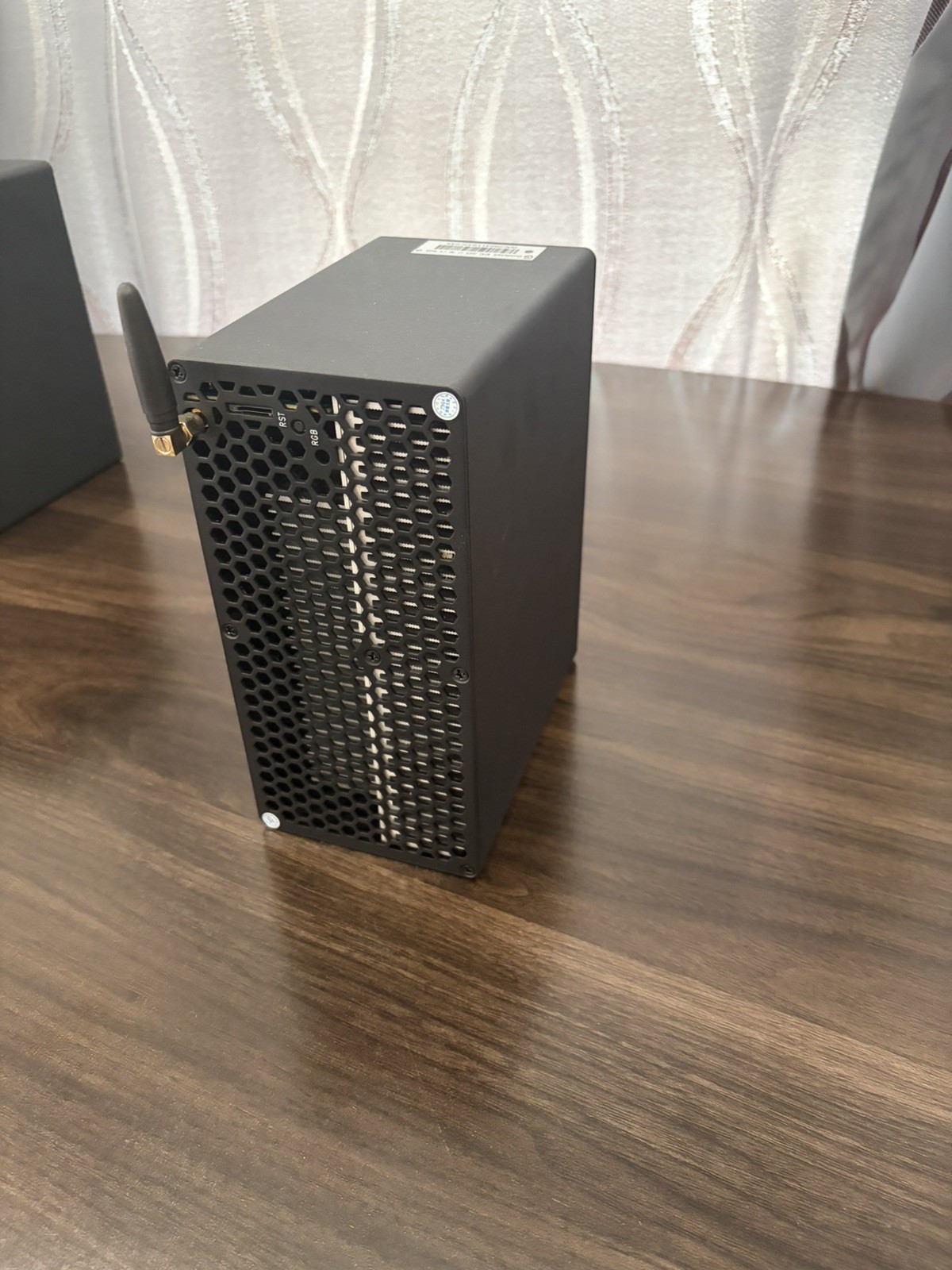 goldshell mini doge ii (Wifi + Ethernet) - As Is/Parts