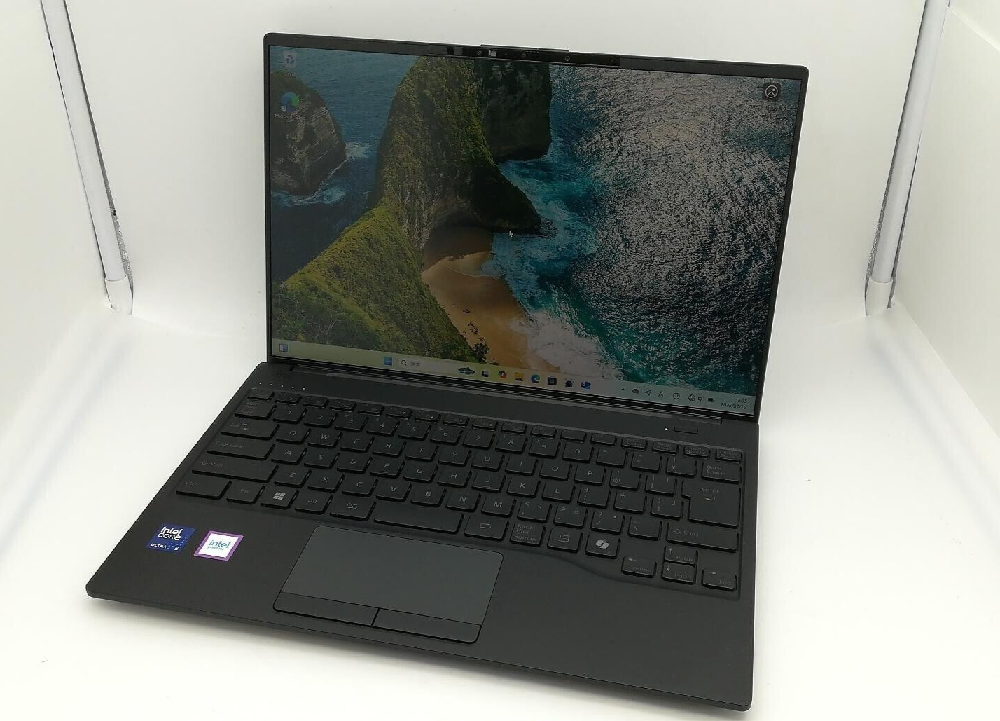 Fujitsu LIFEBOOK WU5/J3  Intel Core Ultra 5 8GB Memory 256GB SSD w/ AC