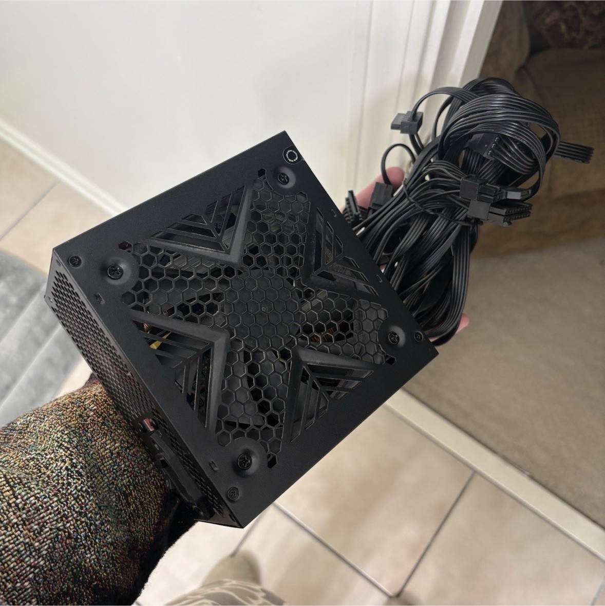 Raidmax RX-400XT ATX 400W Power Supply Black 24 Pin SATA 1 Fan