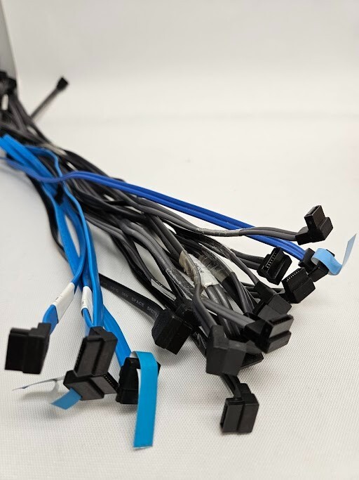 ***GREAT*** MIXED LOT 19 SATA 23" to 25" CABLES RIGHT ANGLE NON-LOCKING