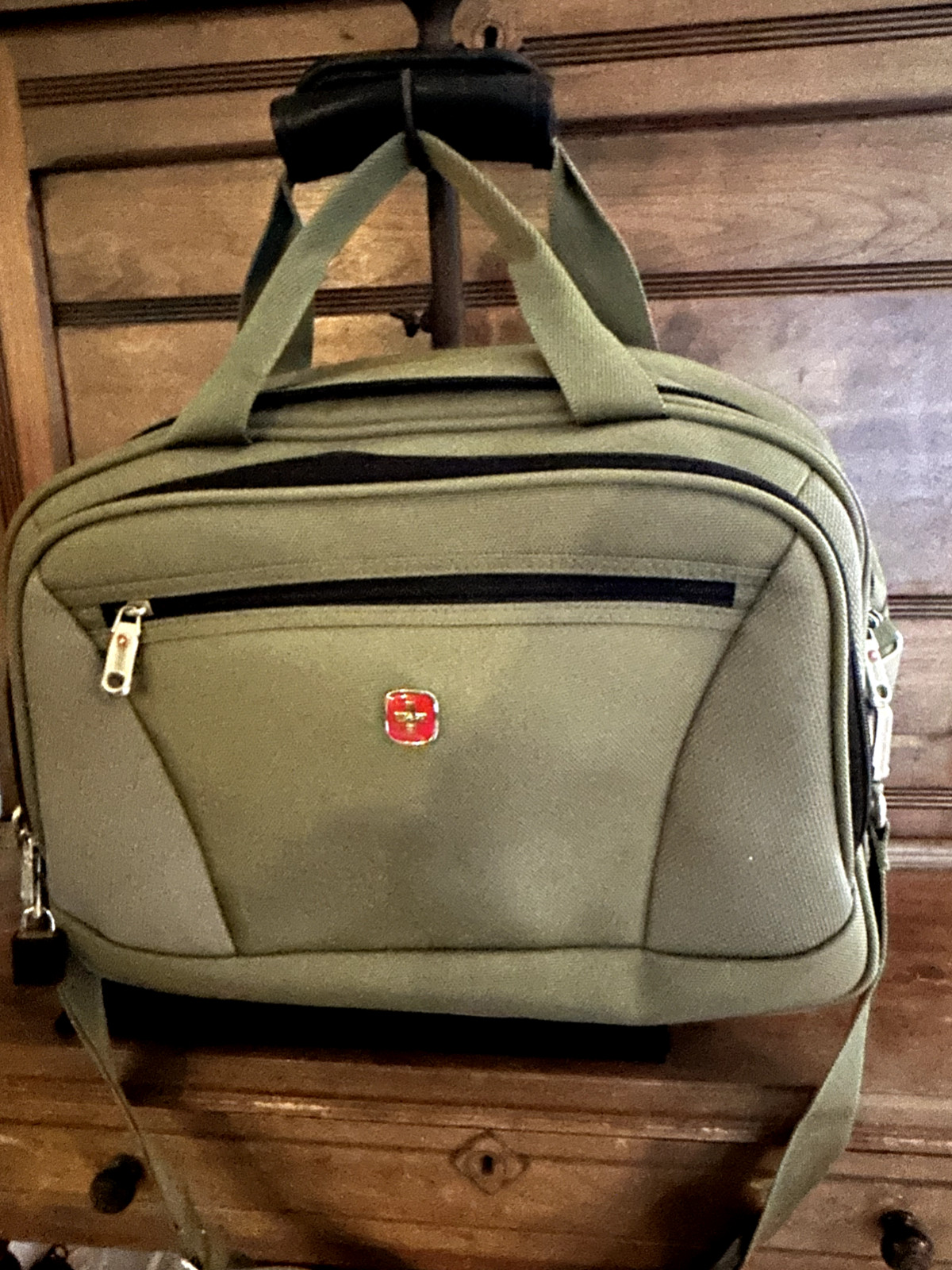 Olive Wenger Swiss 3 Compartment Laptop Utility Travel Bag Carry On Super Nice
