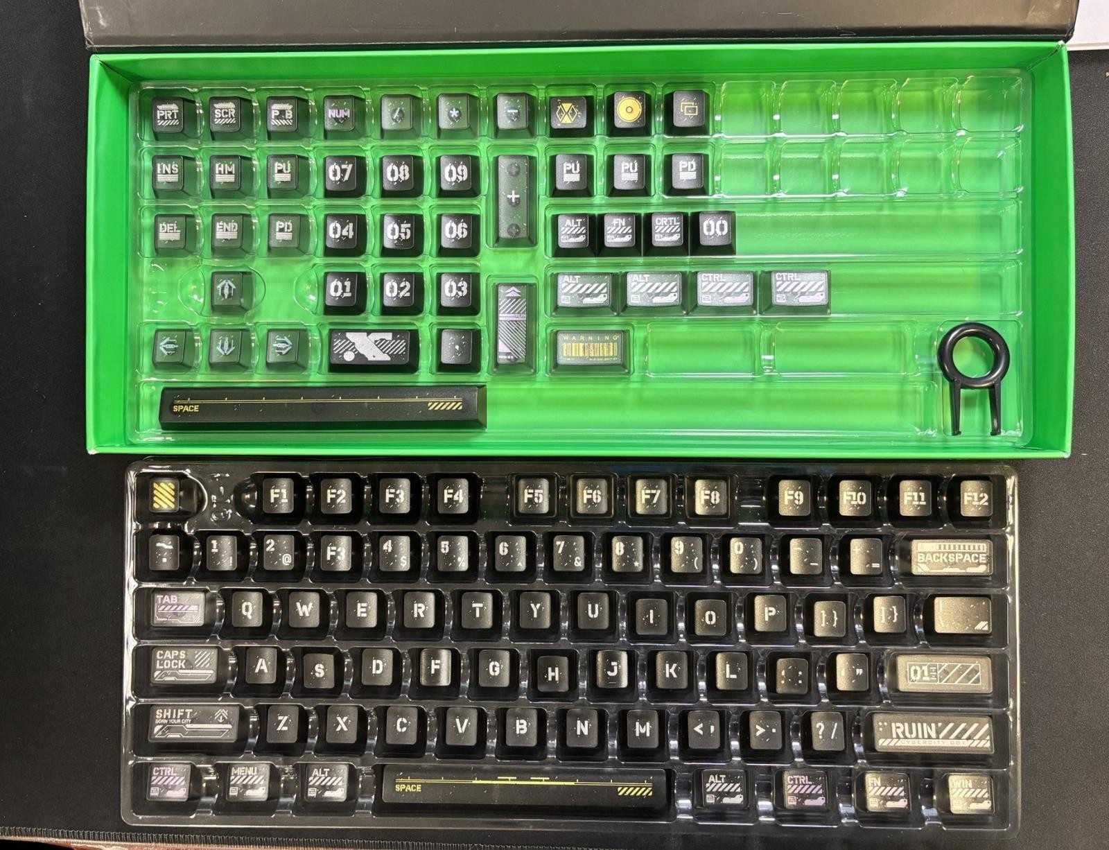 PIIFOX Cyber Ruins PBT Keycap Set, Transparent