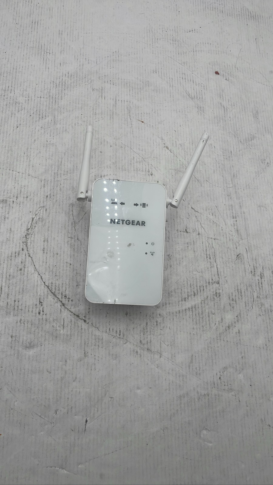 NETGEAR EX6100v2 AC750 Dual Band WiFi Range Extender Repeater White