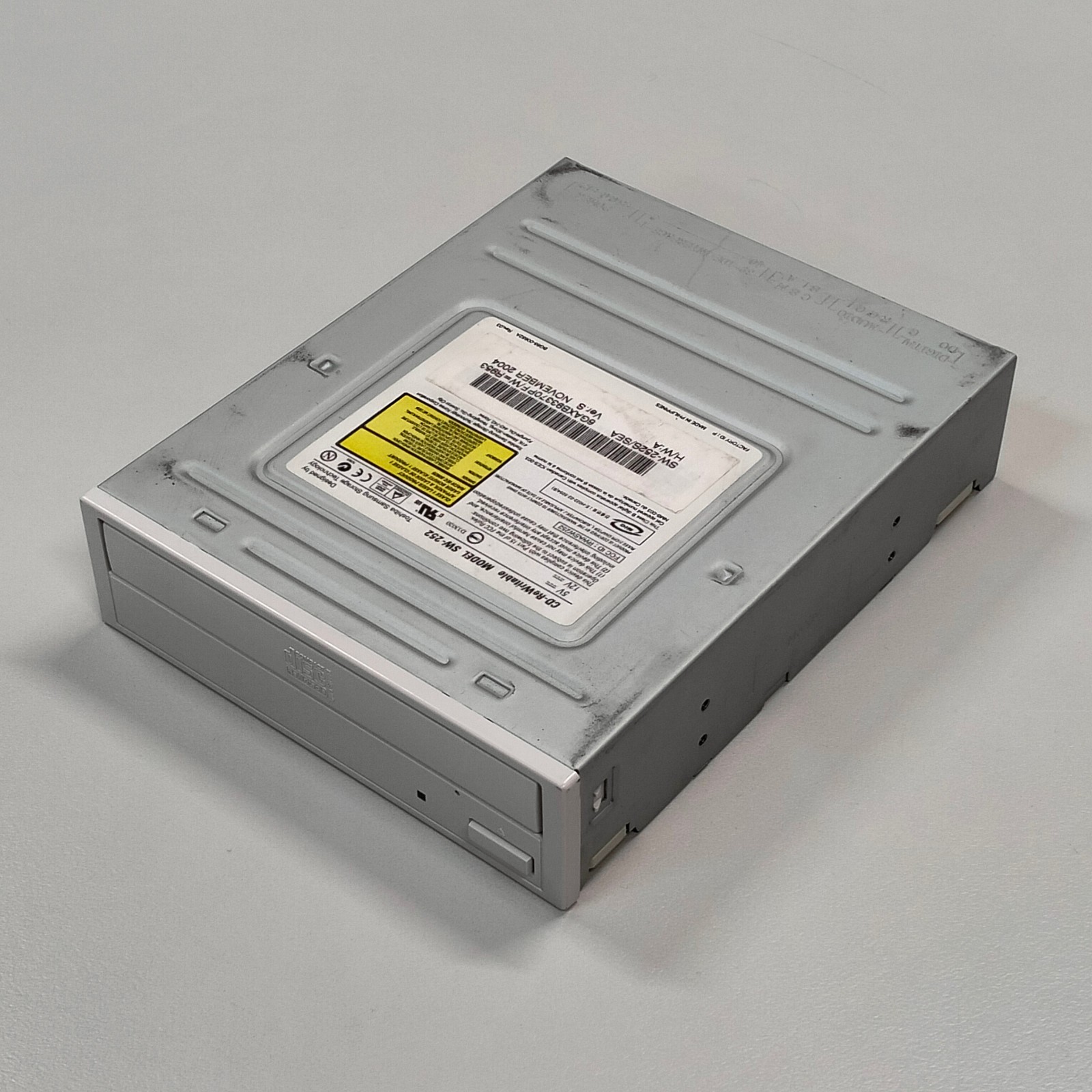 Toshiba Samsung SW-252 CD±RW 52x/32x/52x SATA Optical Drive F/W R953 SW-252S/SEA