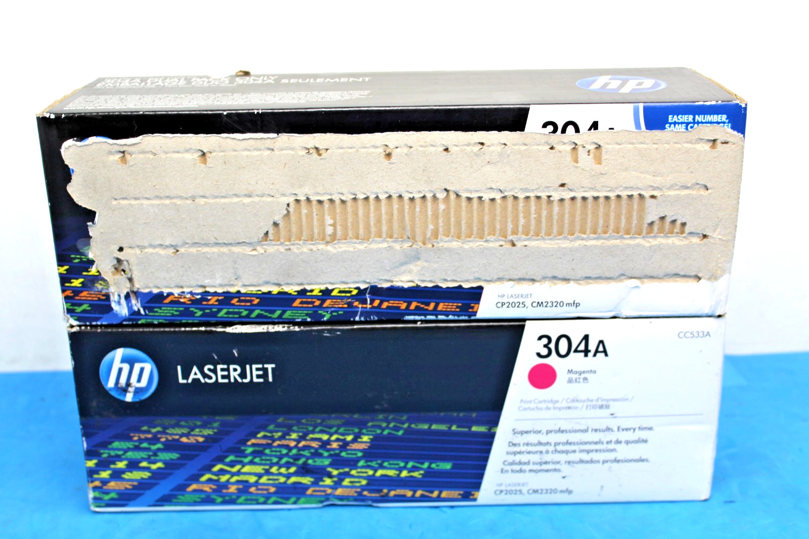 Set-3 HP 304A Print Cartridges (2) Black CC530A (1) Magenta CC533A NEW T9-A1