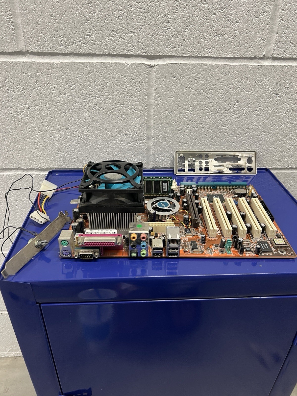 ABIT KV7 ATX Motherboard Socket 462/A Athlon CPU SATA ACPI FSB AGP PCI—Untested