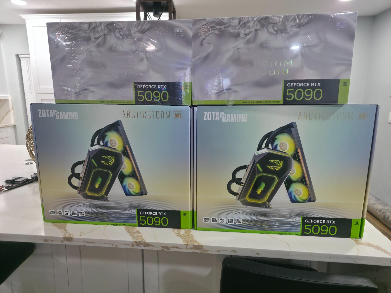 MSI SUPRIM LIQUID SOC GeForce RTX 5090 32GB GDDR7 Liquid RGB PCIe x16