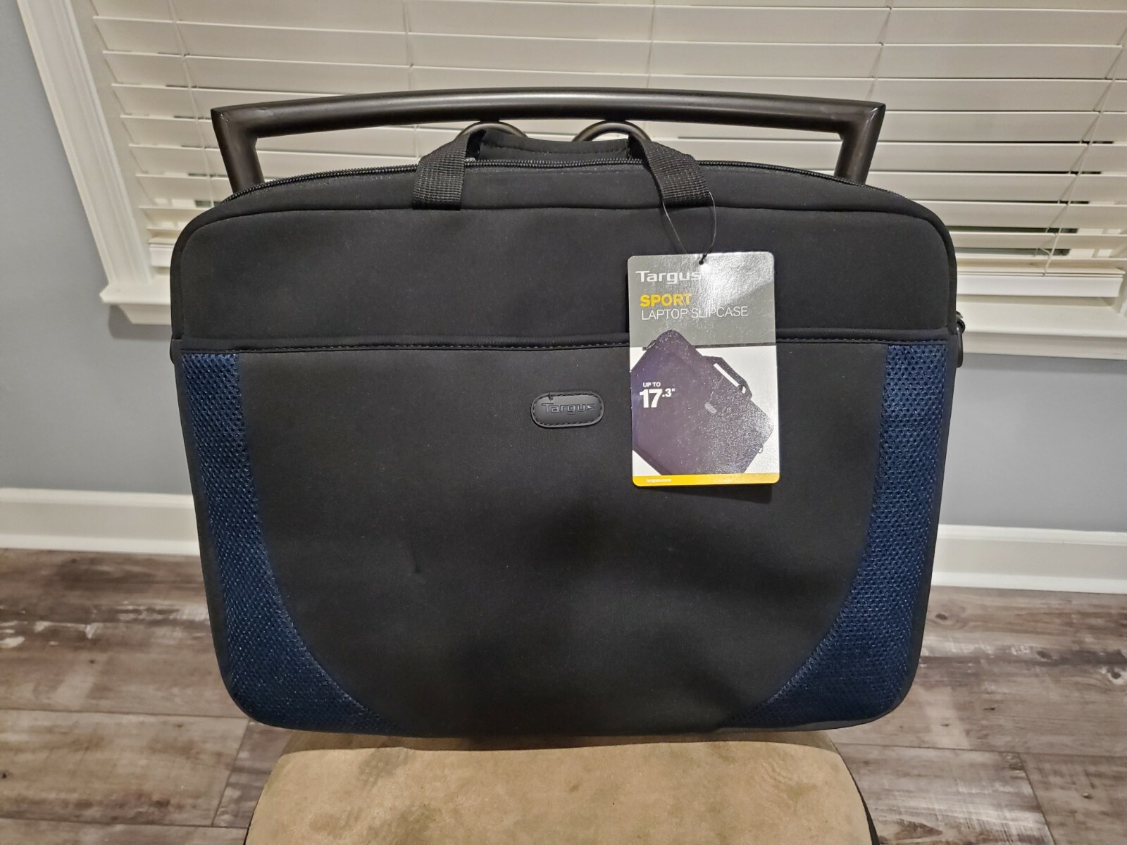 BNWT Targus Sport Laptop Carrying Case for 17 inch laptops 