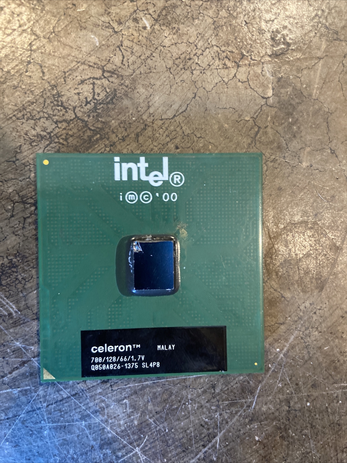 CPU INTEL CELERON 700/128/66/1.7V SL4P8