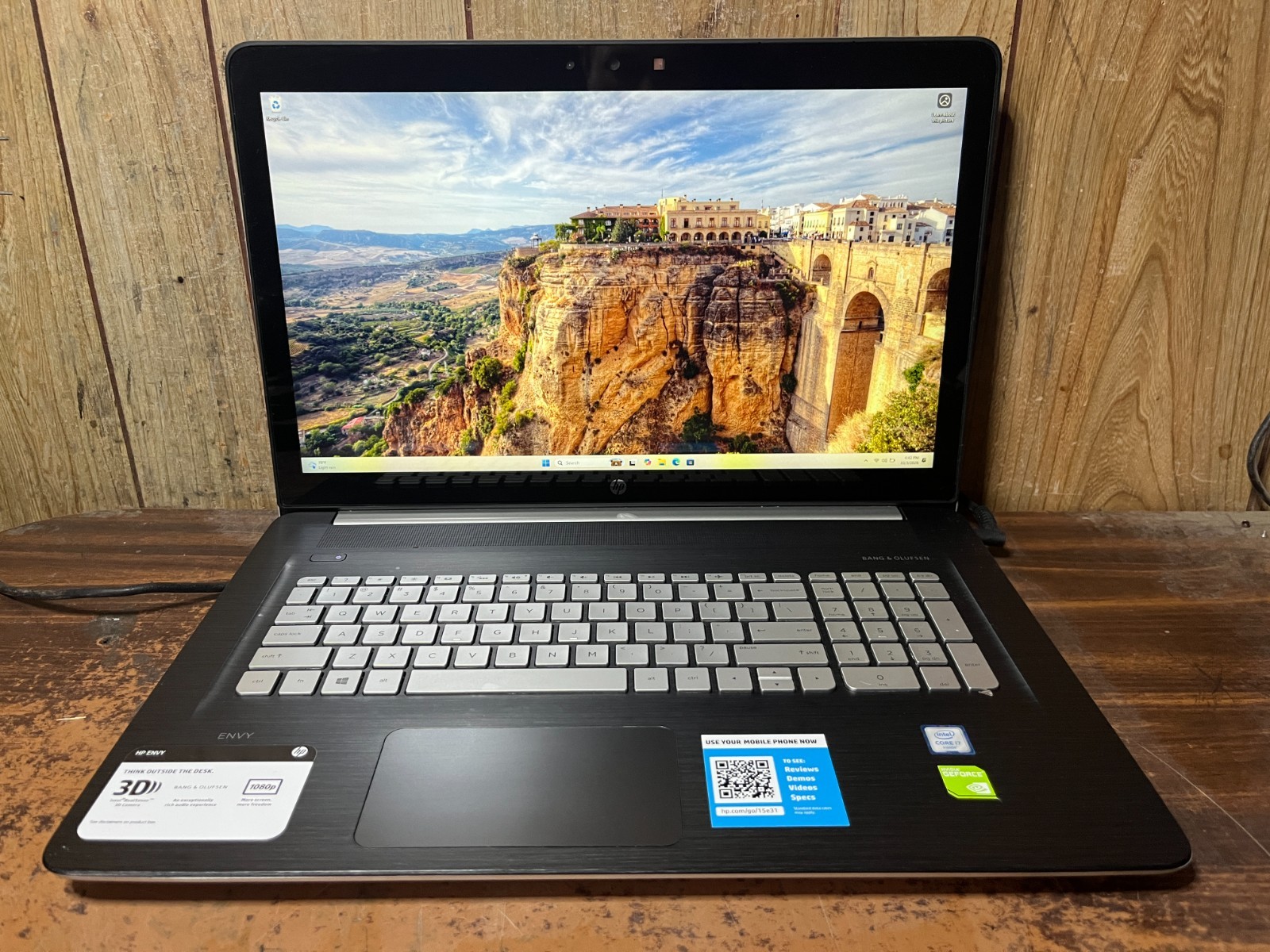 HP ENVY M7-N109DX 17.3" FHD Touch Win 11 Gaming Laptop i7 16GB 256GB SSD GF 940M