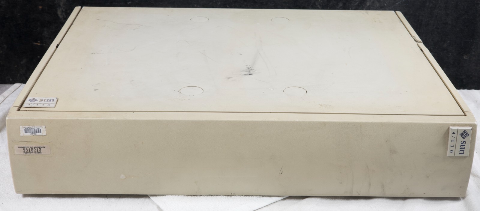 Vintage Sun Microsystems 4/110 SPARC 14MHz 32MB RAM tested to POST 0730