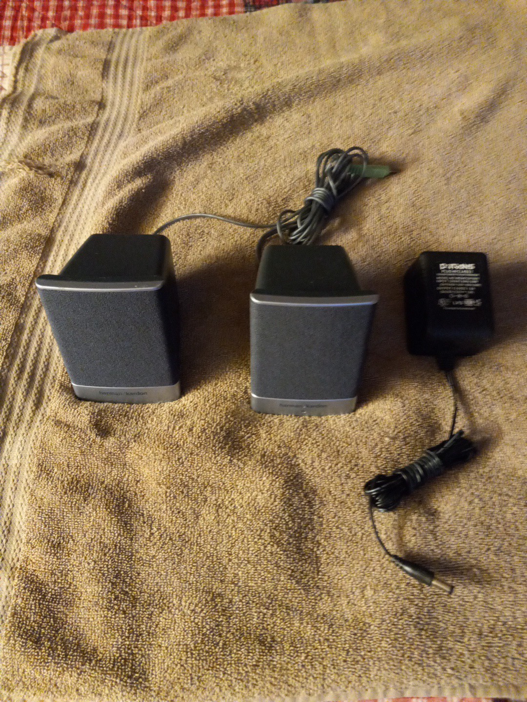 Pair Of Harman Kardon HP 5187 2105 Computer Speakers Tested (Video) No Subwoofer