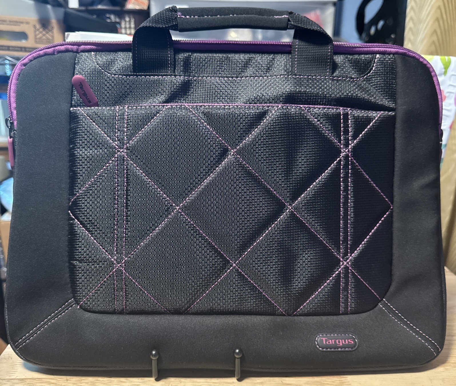 Targus TSS57401US Pulse Slipcase for 16-Inch Laptops - Black/Purple Great